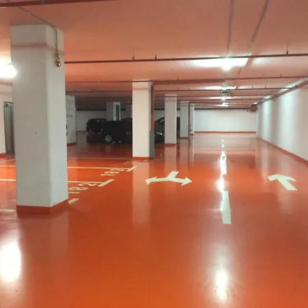 Nova Galerija Studio Ema I Apartman Anita- Parking In Garage Zagreb Exterior foto